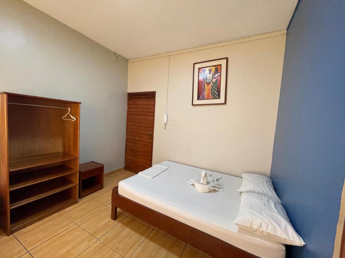 Alojamiento Tahuari Iquitos Extérieur photo